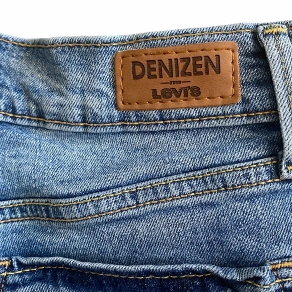 Denizen from Levi’s High Rise Cheeky Shorts‎ Sz. 0